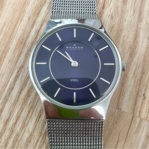 Skagen Denmark ladies steel dress watch NEW BATTERY